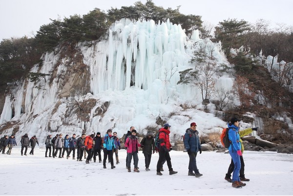 철원군, '제11회 철원 한탄강 얼음트레킹 축제' 선보인다