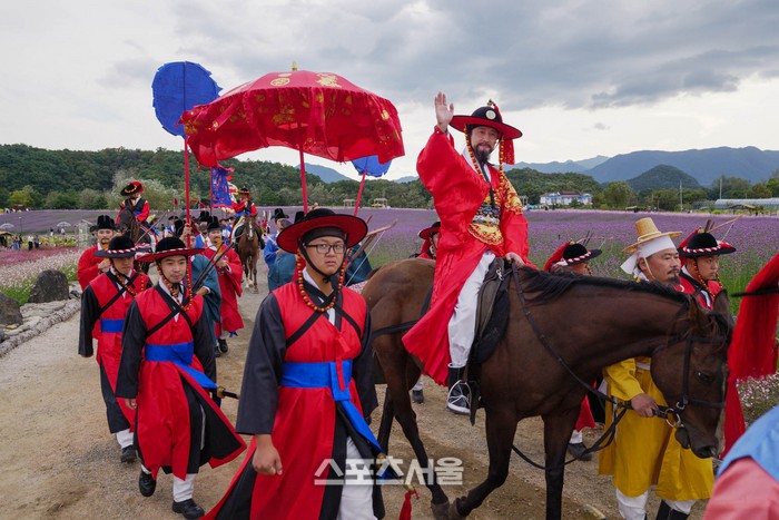 철원문화재단, 고석정 꽃밭 역사여행 “세종대왕 납시오” 강무행차 성료